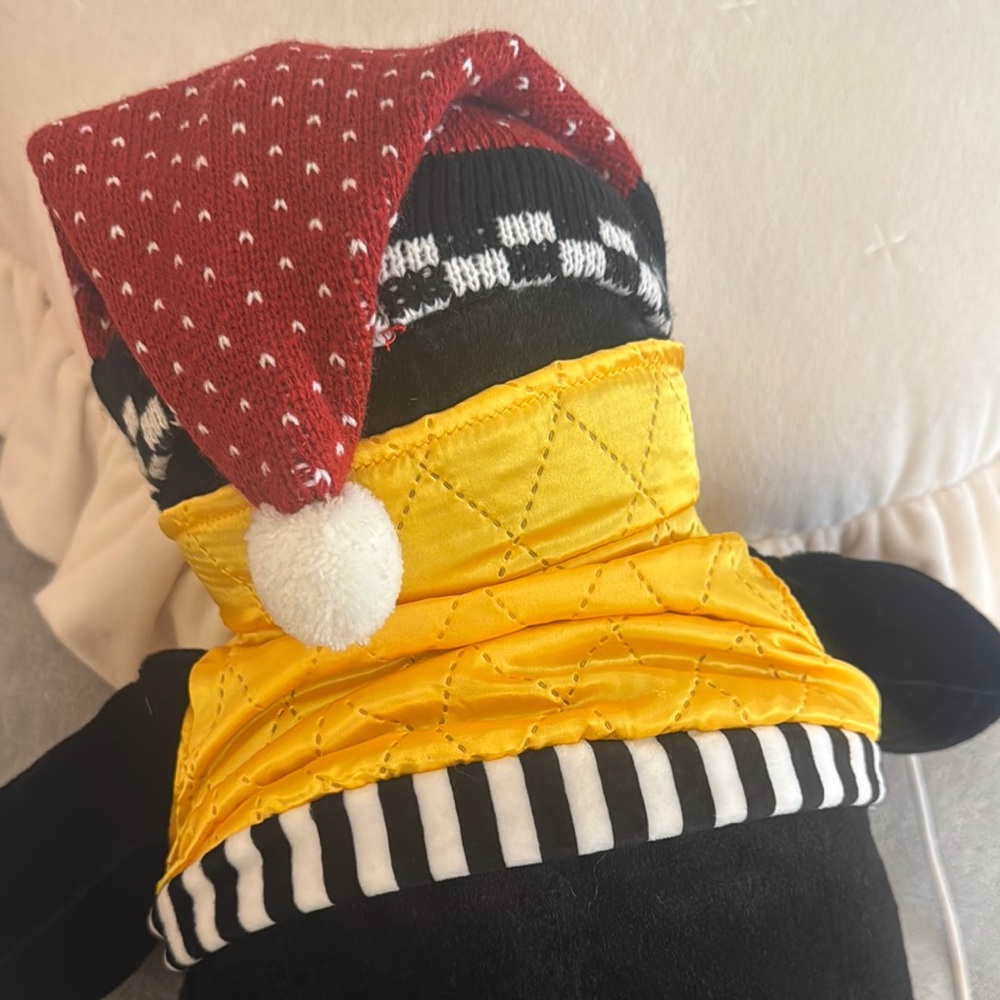 Hugsy - Picture 3 of 6